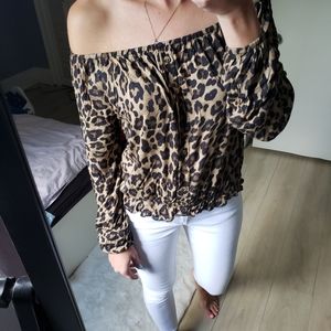 H&M leopard pattern top size S